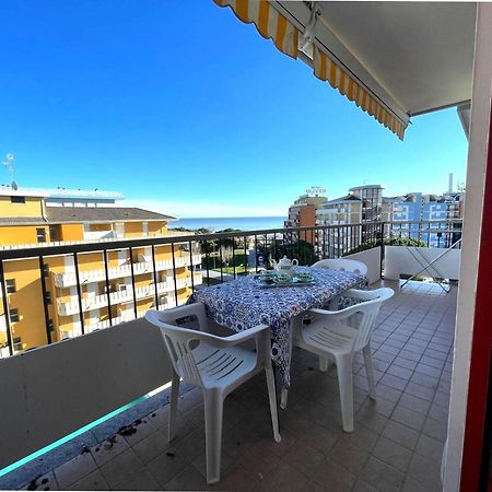 Bright Apartment With Pool Porto Santa Margherita di Caorle Exterior foto