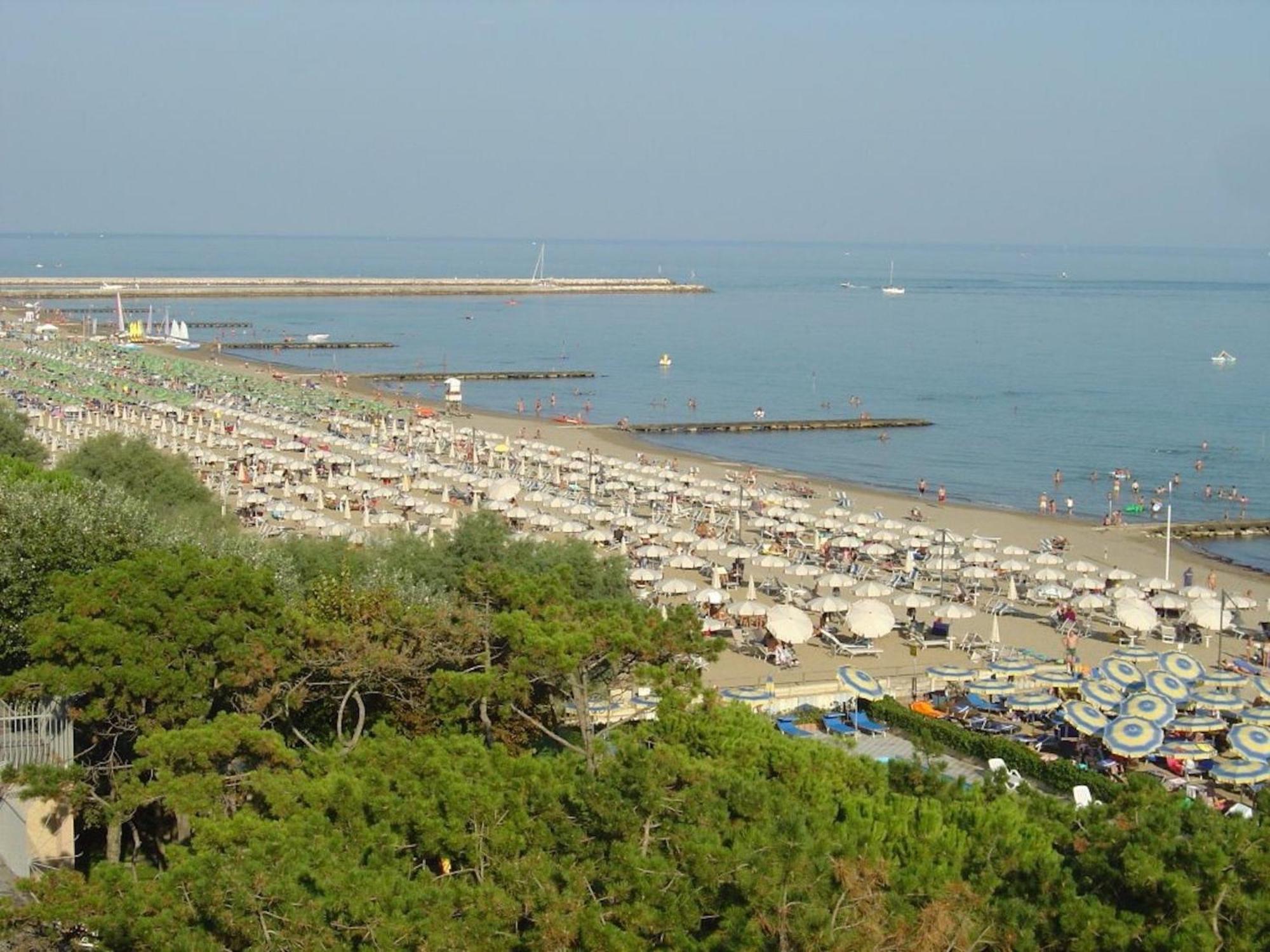 Bright Apartment With Pool Porto Santa Margherita di Caorle Exterior foto