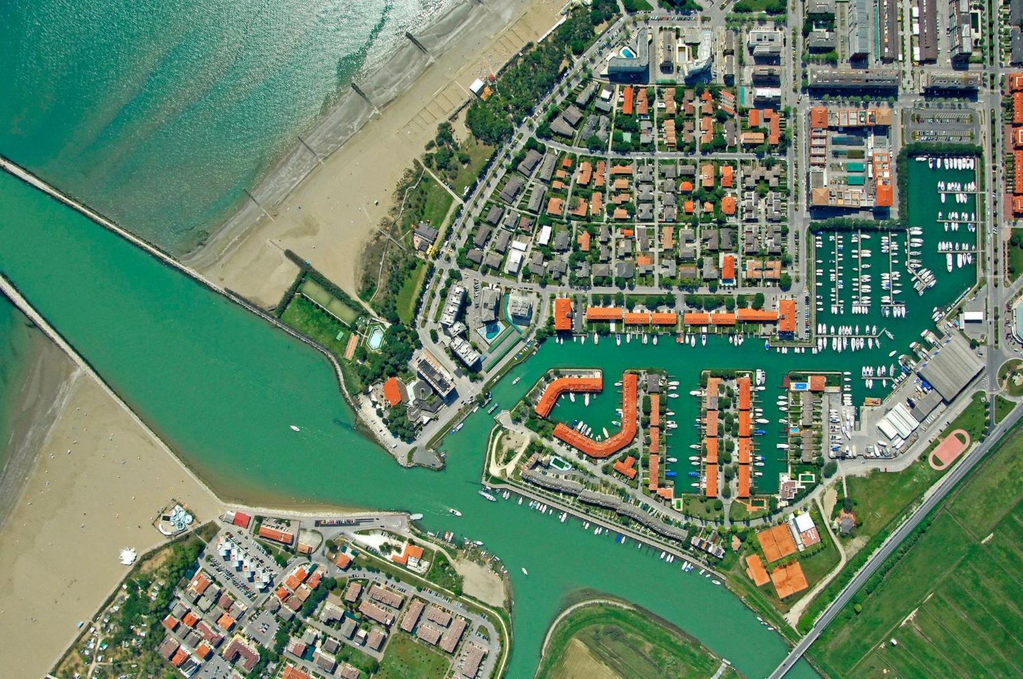 Bright Apartment With Pool Porto Santa Margherita di Caorle Exterior foto