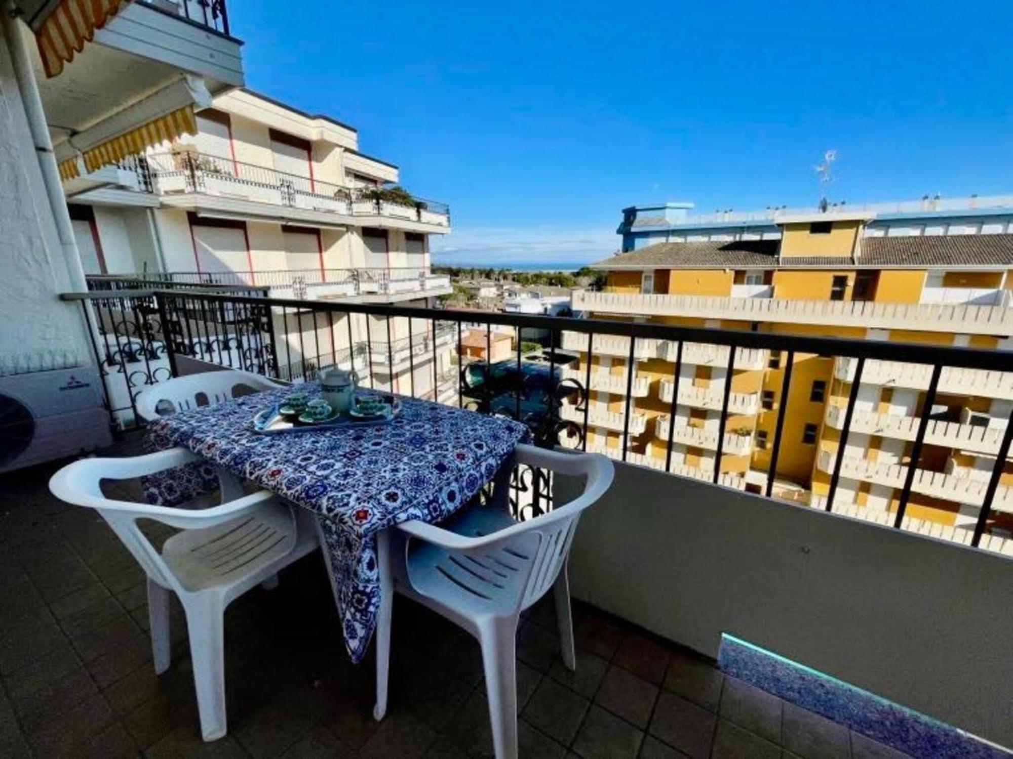 Bright Apartment With Pool Porto Santa Margherita di Caorle Exterior foto