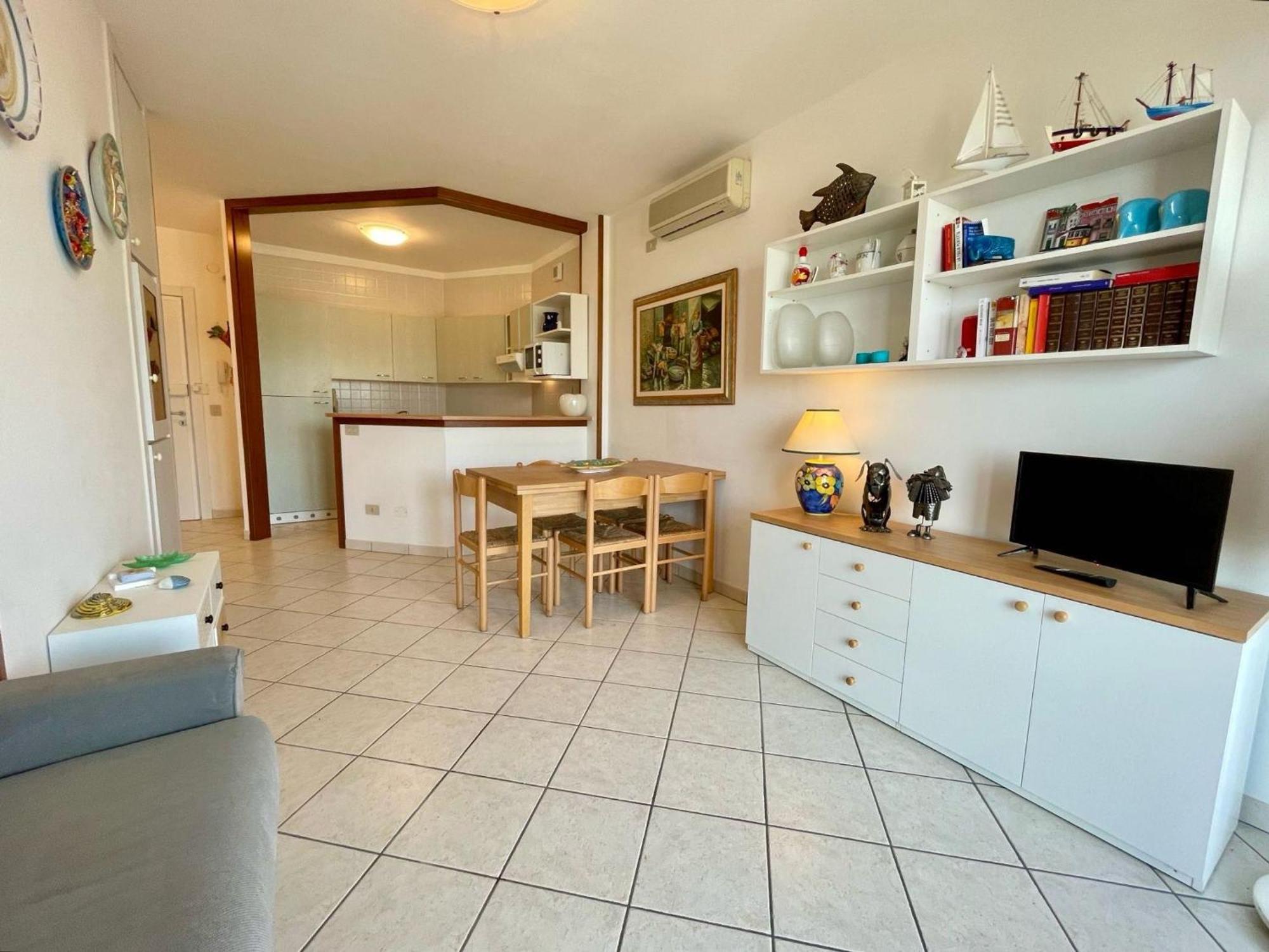 Bright Apartment With Pool Porto Santa Margherita di Caorle Exterior foto