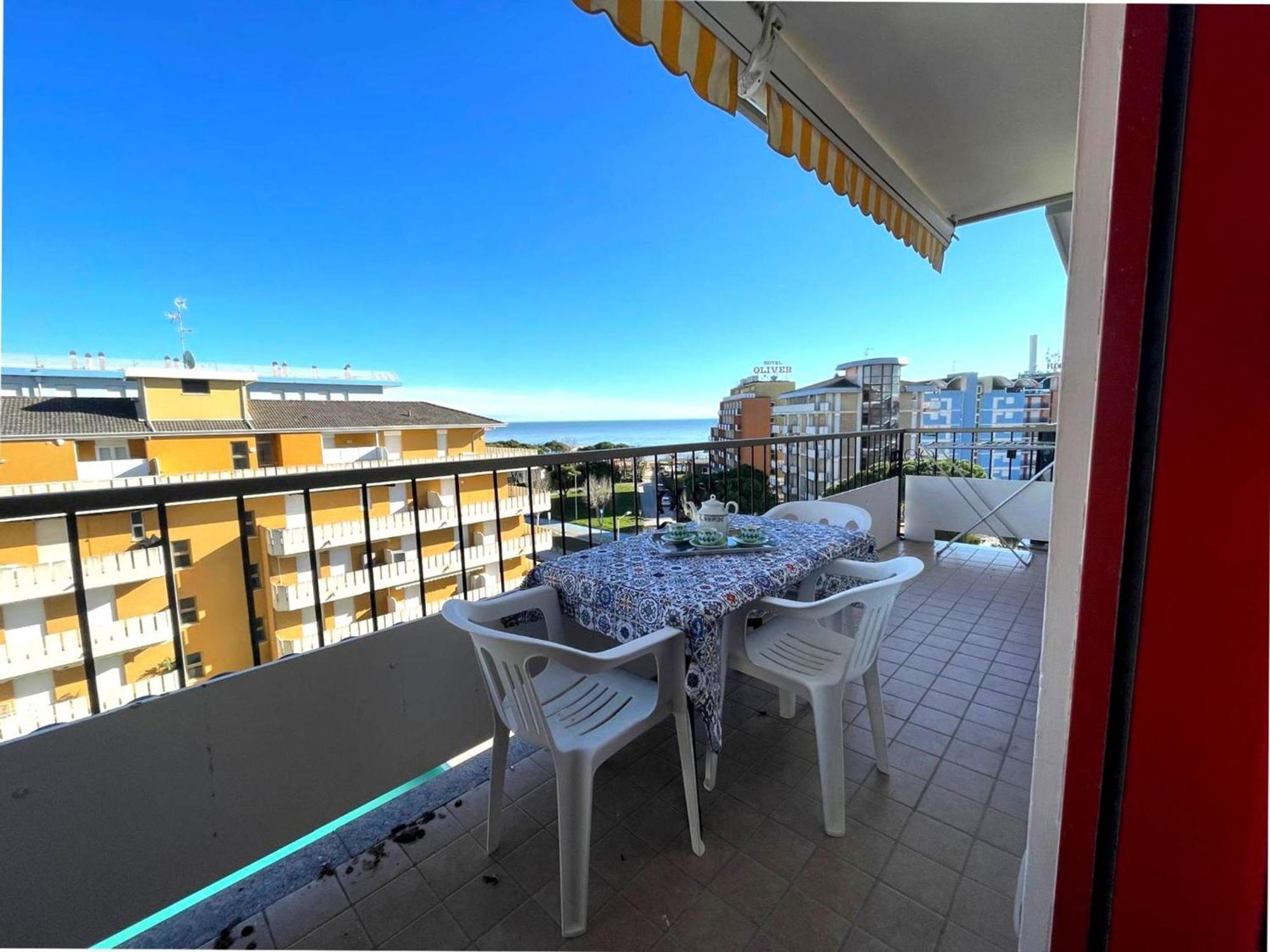 Bright Apartment With Pool Porto Santa Margherita di Caorle Exterior foto